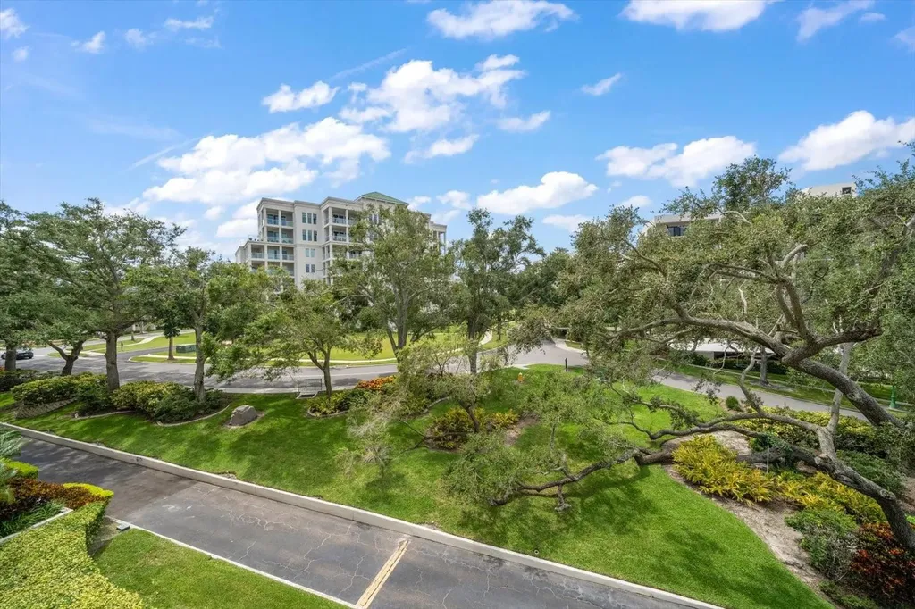 220 Belleview Boulevard Belleair FL 33756