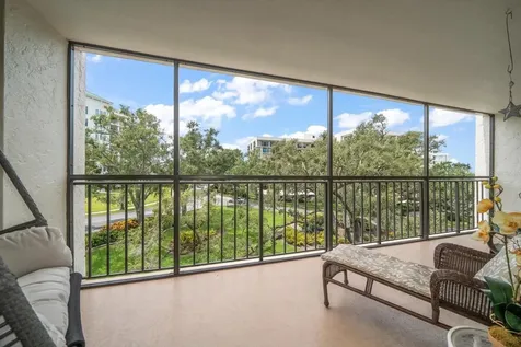220 Belleview Boulevard Belleair FL 33756