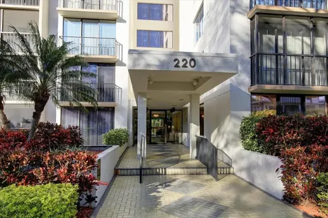 220 Belleview Boulevard Belleair FL 33756