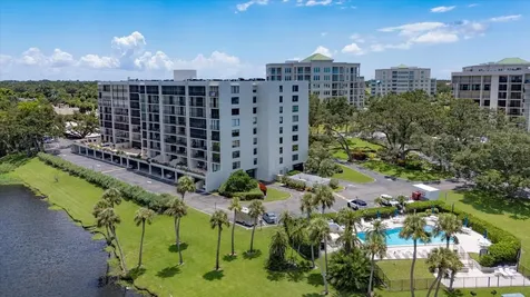 220 Belleview Boulevard Belleair FL 33756