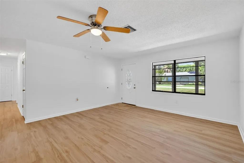 60 Outlook Street Umatilla FL 32784