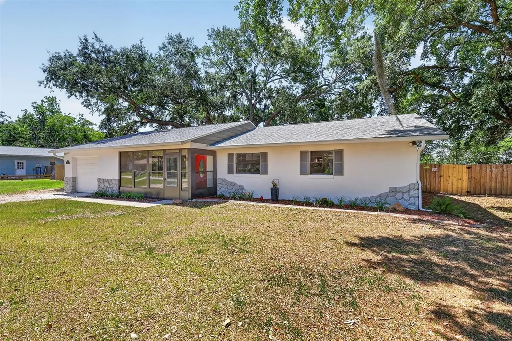 60 Outlook Street Umatilla FL 32784
