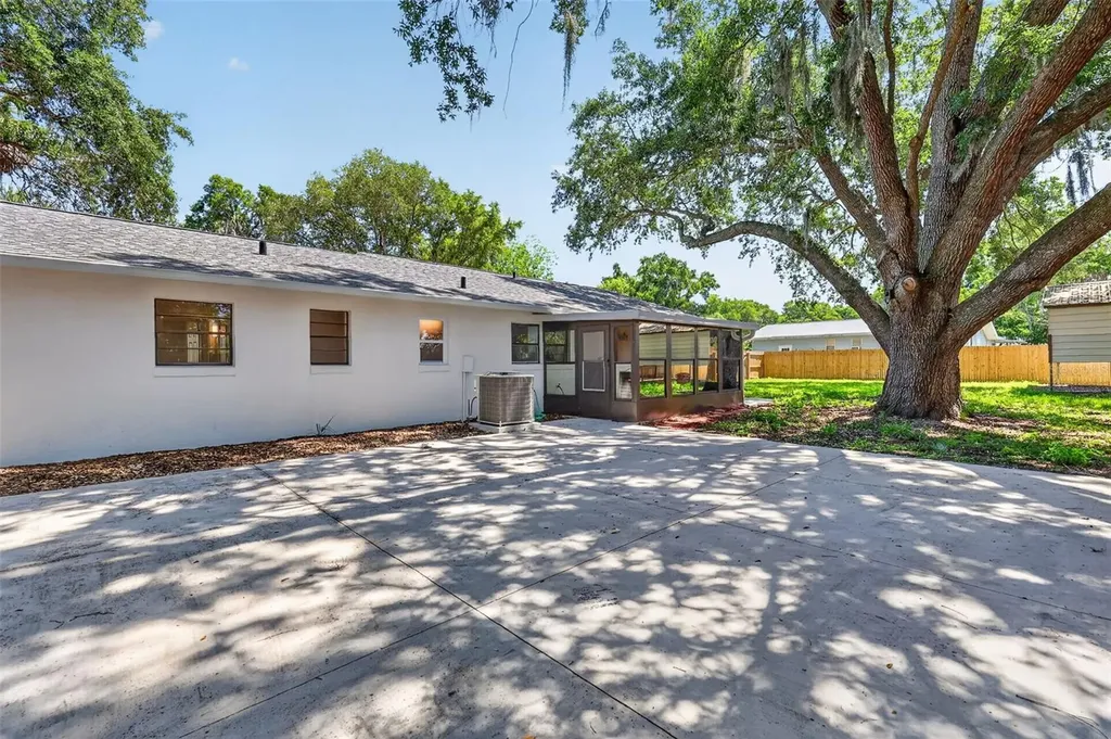 60 Outlook Street Umatilla FL 32784