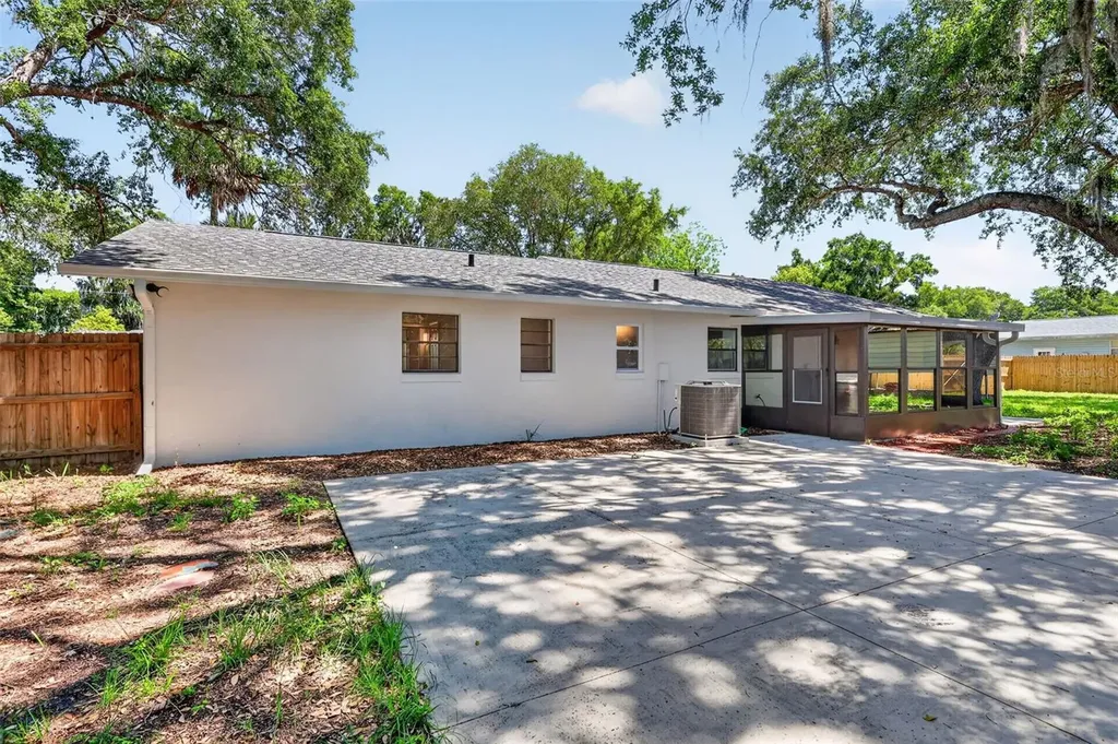 60 Outlook Street Umatilla FL 32784
