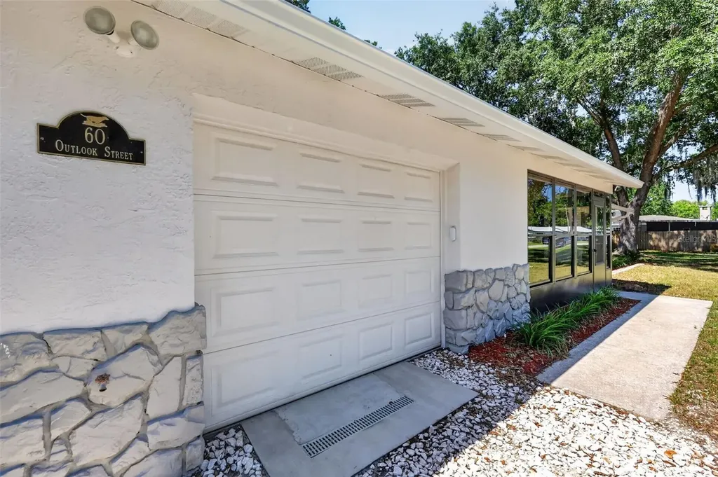 60 Outlook Street Umatilla FL 32784