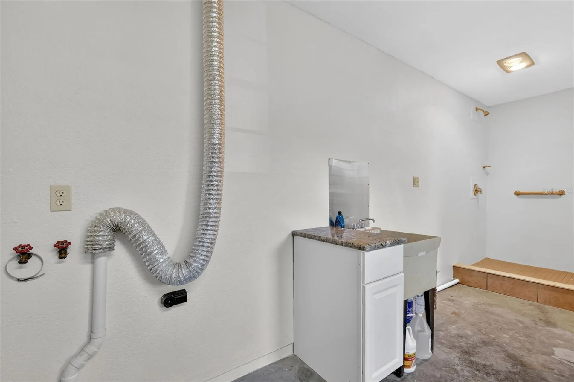 60 Outlook Street Umatilla FL 32784