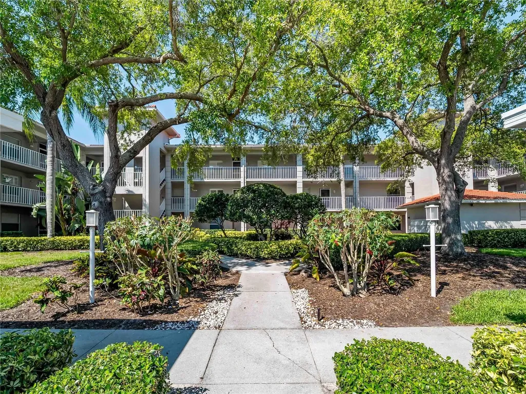 9330 Clubside Circle Sarasota FL 34238