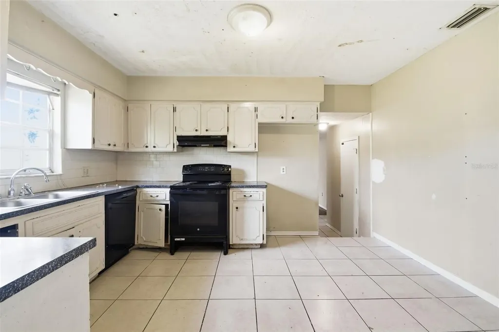 706 Westwood Circle Brandon FL 33511