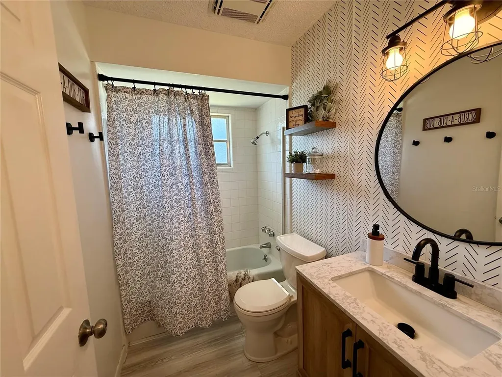 3607 Cambridge Dr W Bradenton FL 34205