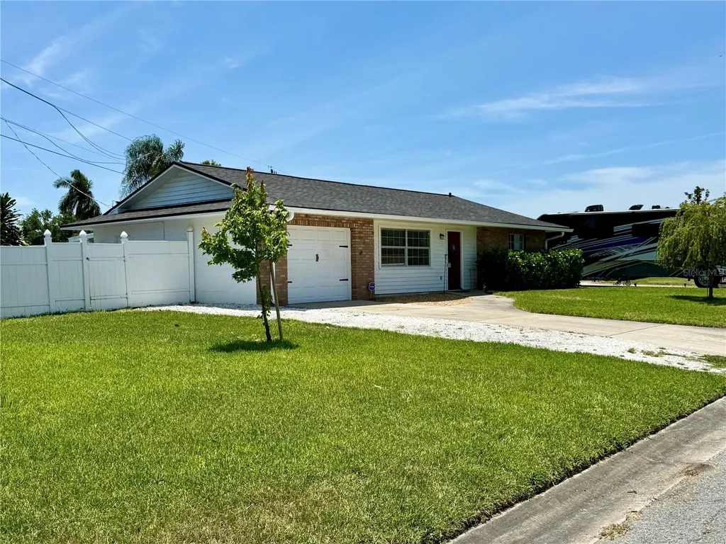 3607 Cambridge Dr W Bradenton FL 34205