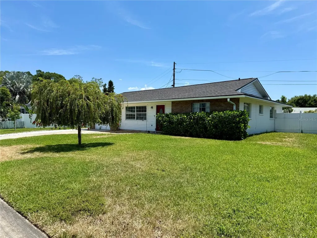 3607 Cambridge Dr W Bradenton FL 34205
