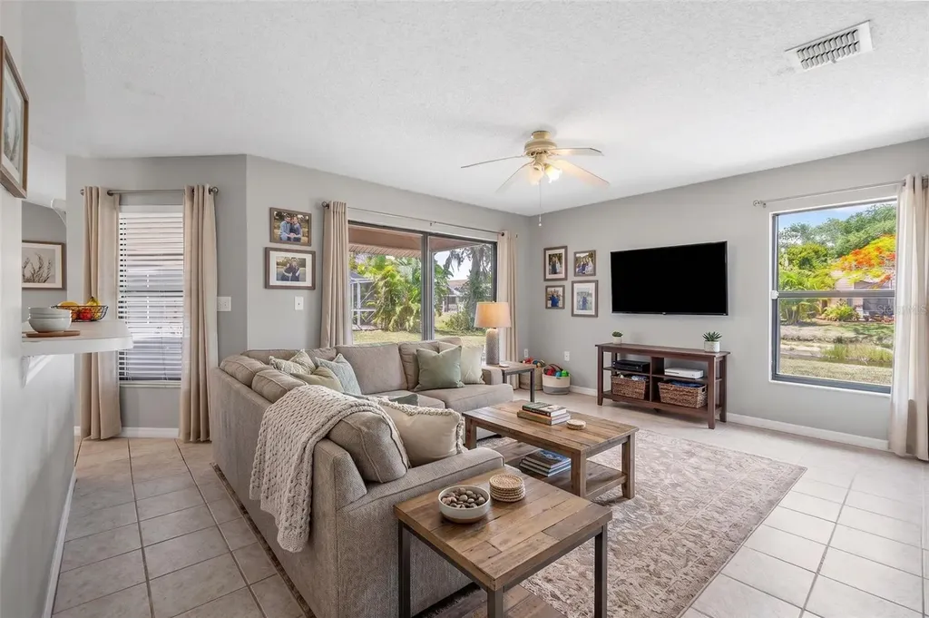 7807 38th Court E Sarasota FL 34243