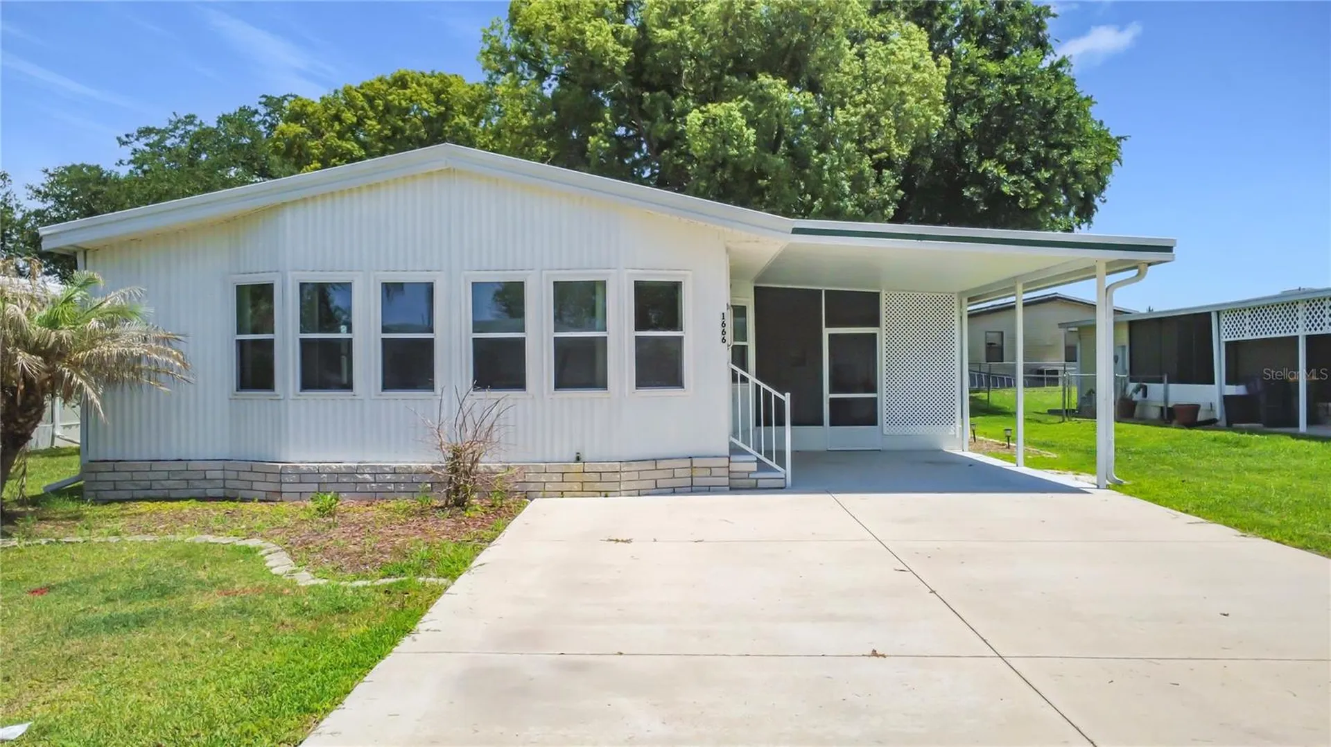 1666 Elkhart Circle Tavares FL 32778