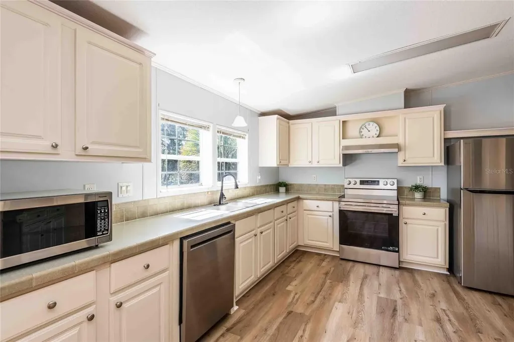 14221 Hurricane Drive Weeki Wachee FL 34614