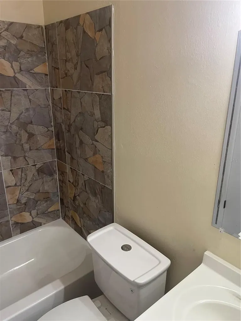 613 61st Avenue Terrace E Bradenton FL 34203