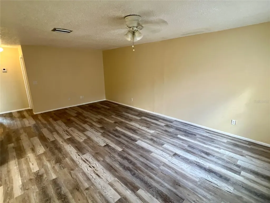 613 61st Avenue Terrace E Bradenton FL 34203