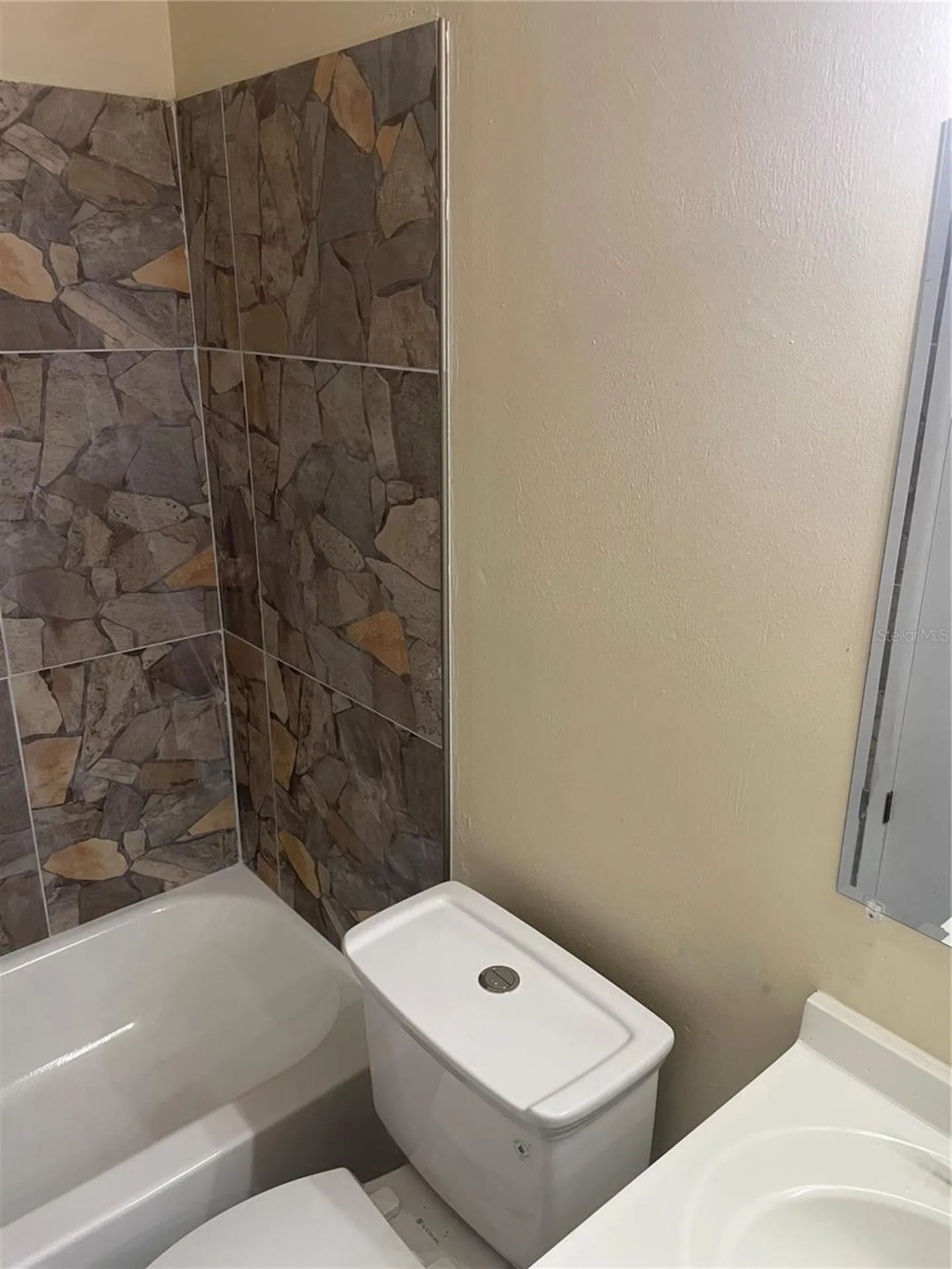 613 61st Avenue Terrace E Bradenton FL 34203