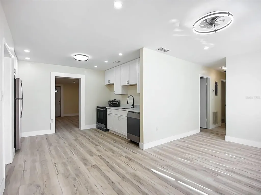 4513 W Gray Street Tampa FL 33609