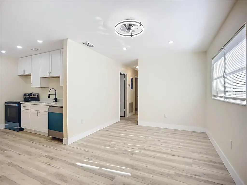 4513 W Gray Street Tampa FL 33609