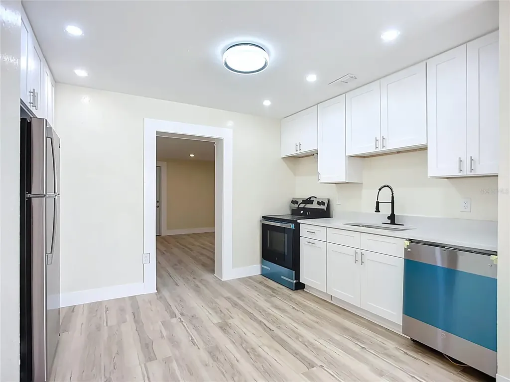 4513 W Gray Street Tampa FL 33609
