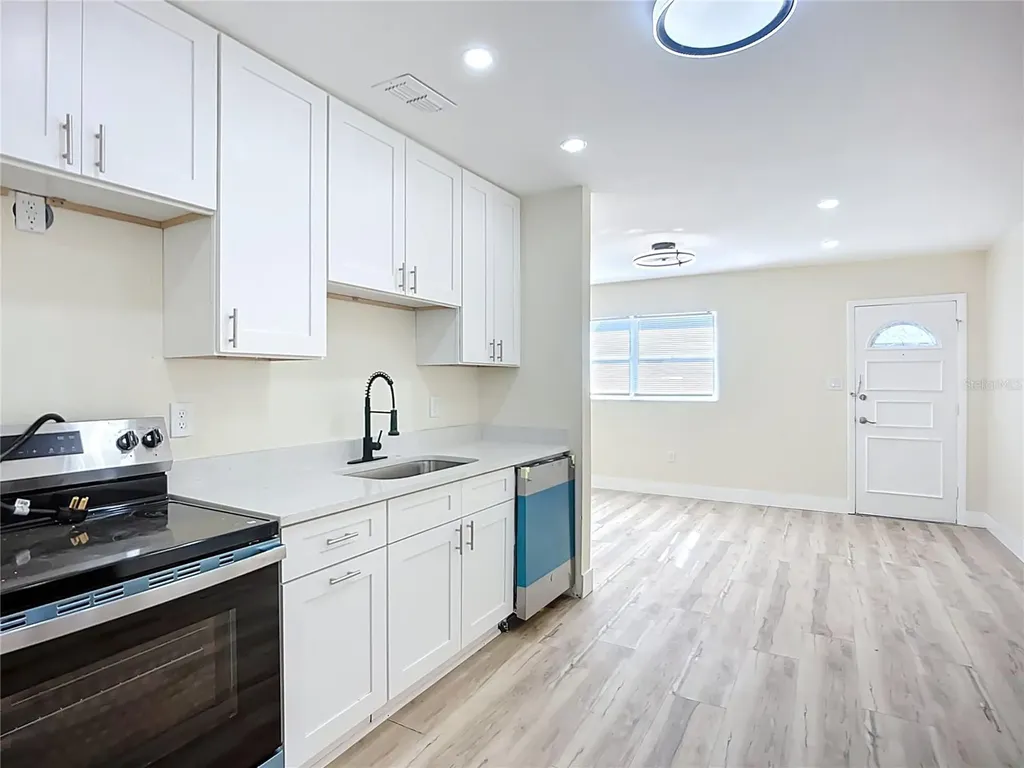 4513 W Gray Street Tampa FL 33609