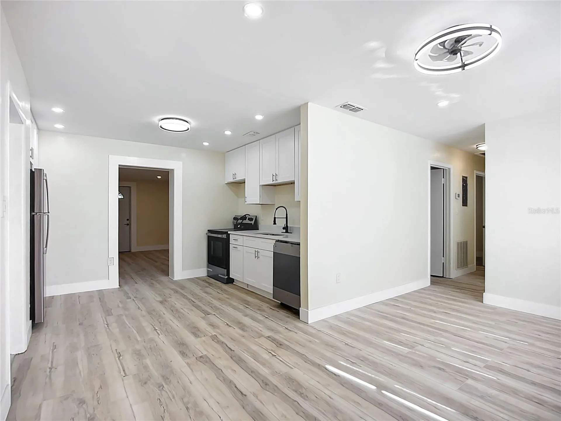 4513 W Gray Street Tampa FL 33609