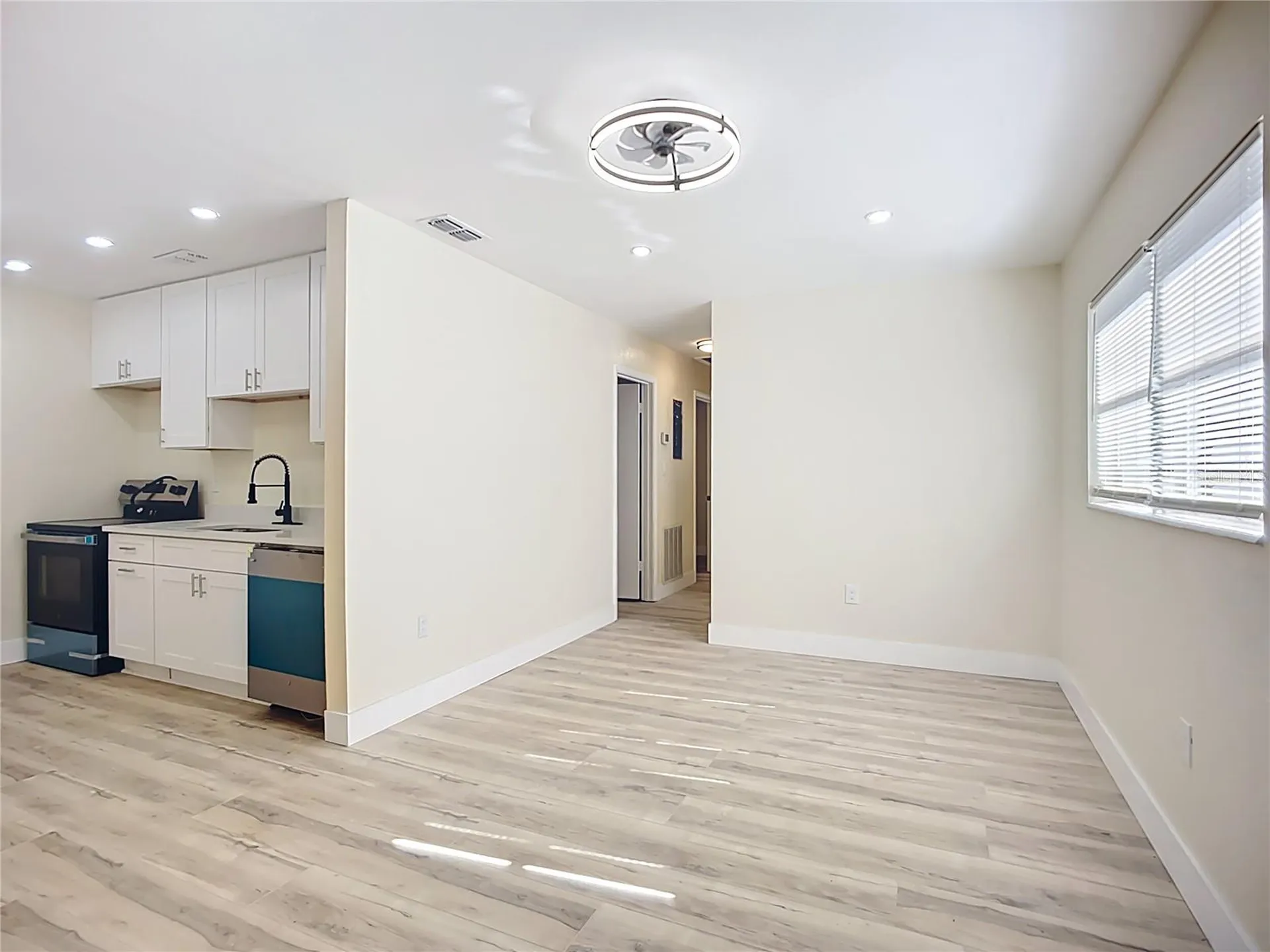 4513 W Gray Street Tampa FL 33609