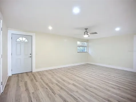 4513 W Gray Street Tampa FL 33609