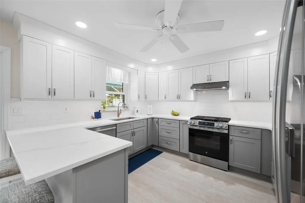 5000 Venetian Boulevard NE St Petersburg FL 33703