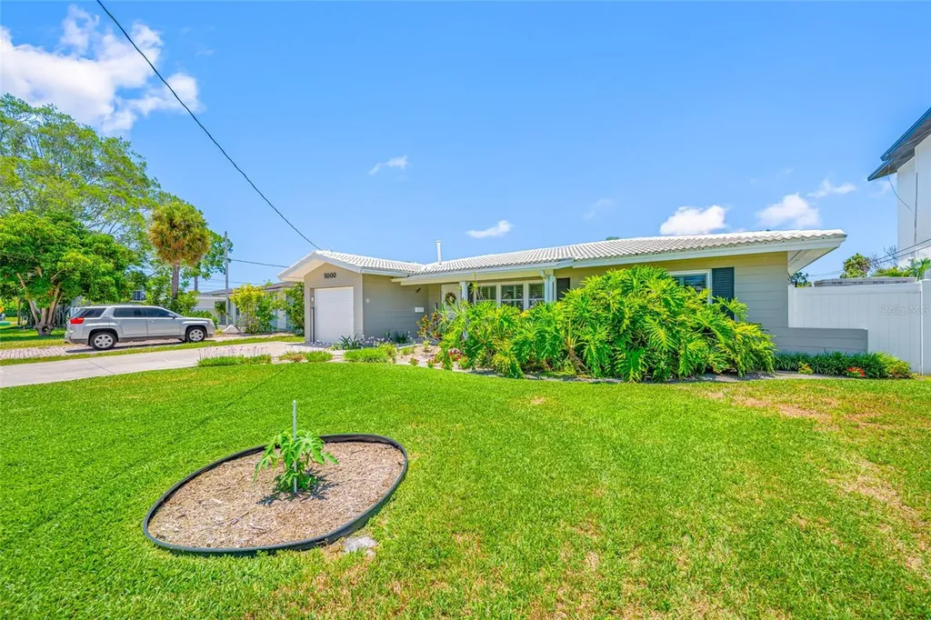 5000 Venetian Boulevard NE St Petersburg FL 33703