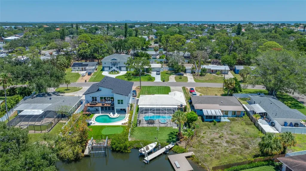 5000 Venetian Boulevard NE St Petersburg FL 33703