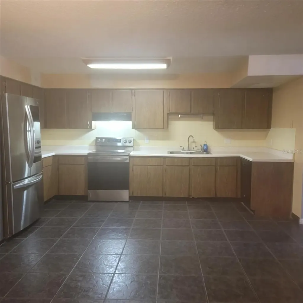 10019 N 52nd Street Tampa FL 33617