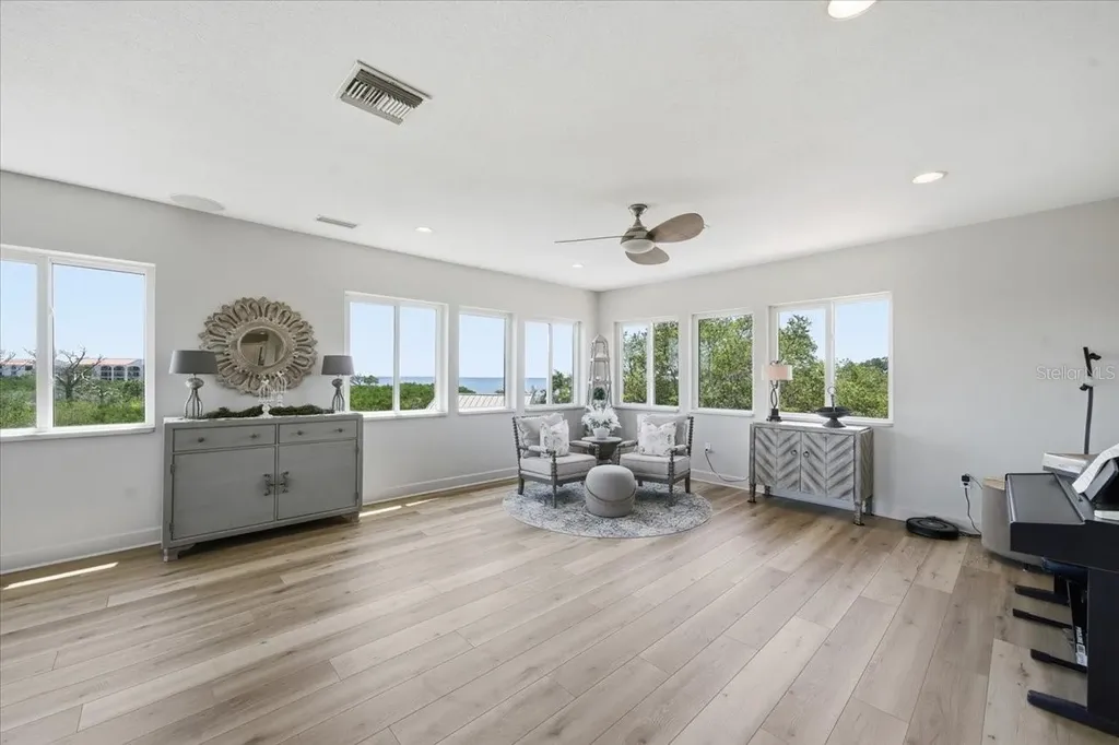 1130 S Florida Avenue Tarpon Springs FL 34689