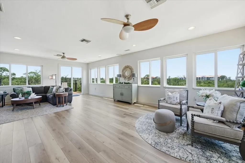 1130 S Florida Avenue Tarpon Springs FL 34689