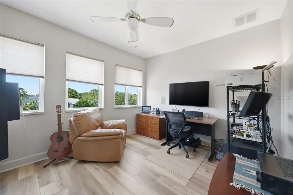 1130 S Florida Avenue Tarpon Springs FL 34689