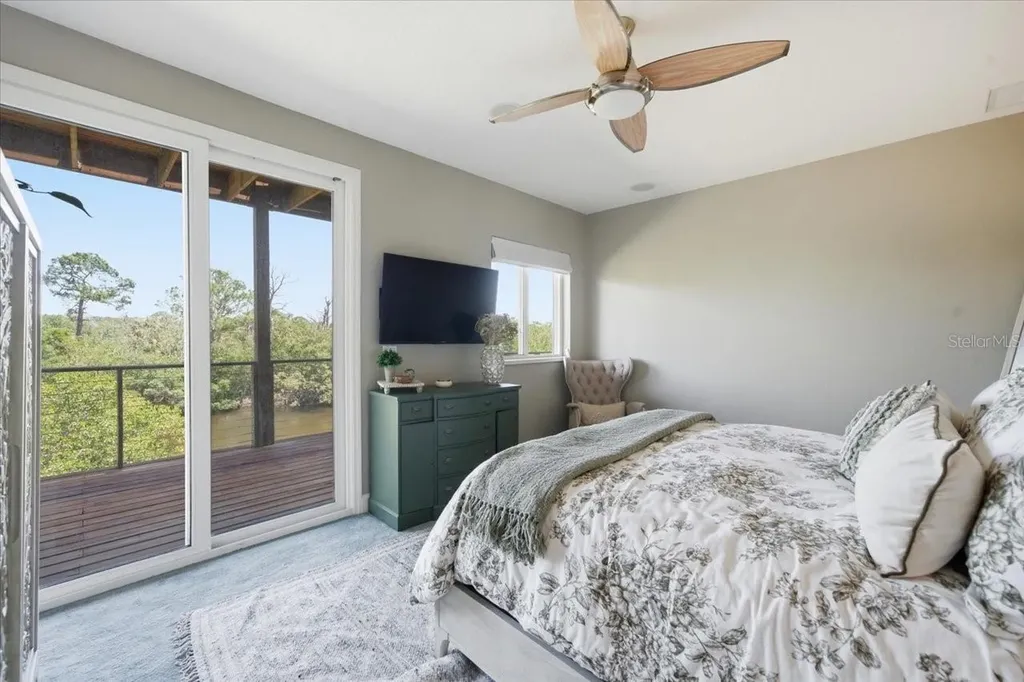 1130 S Florida Avenue Tarpon Springs FL 34689