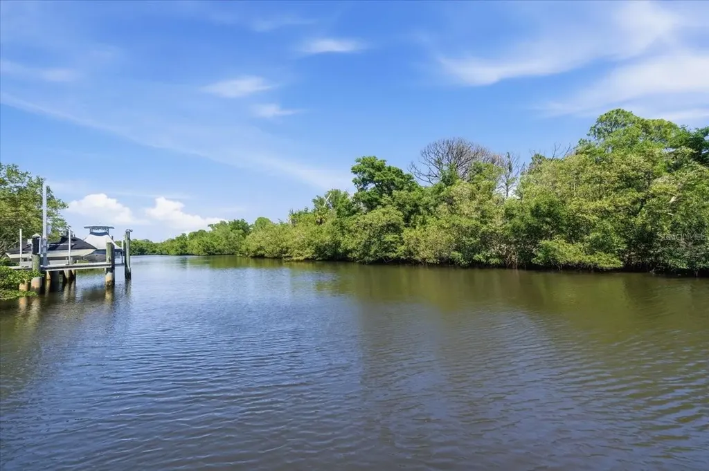 1130 S Florida Avenue Tarpon Springs FL 34689