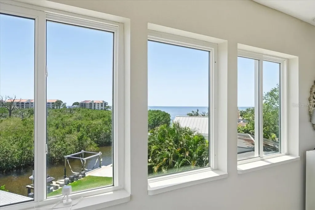 1130 S Florida Avenue Tarpon Springs FL 34689
