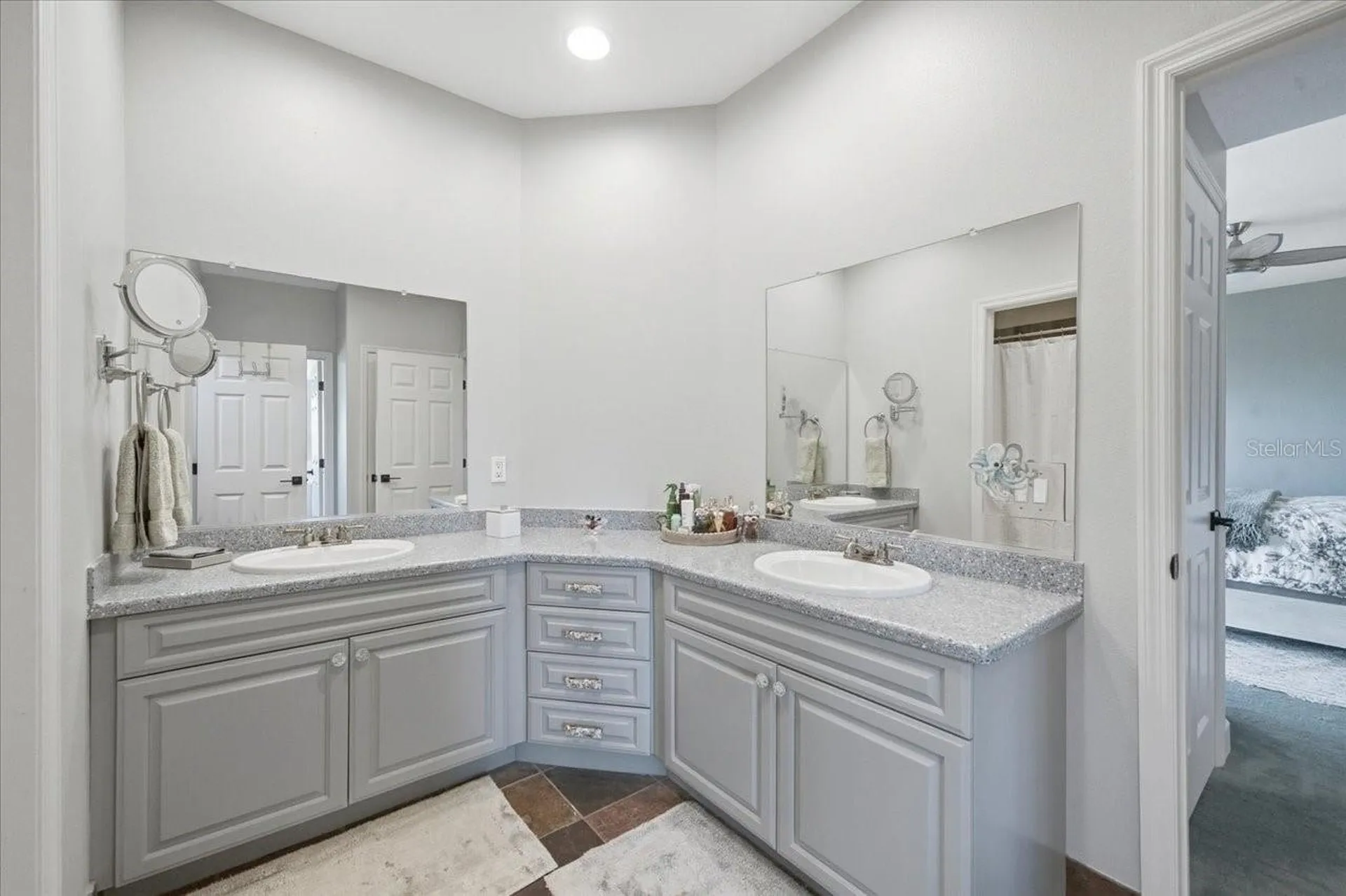 1130 S Florida Avenue Tarpon Springs FL 34689