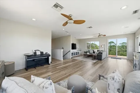 1130 S Florida Avenue Tarpon Springs FL 34689