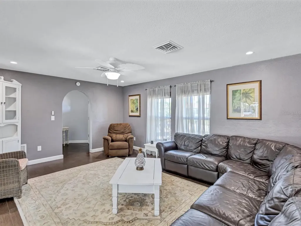 11152 131st Avenue Largo FL 33778