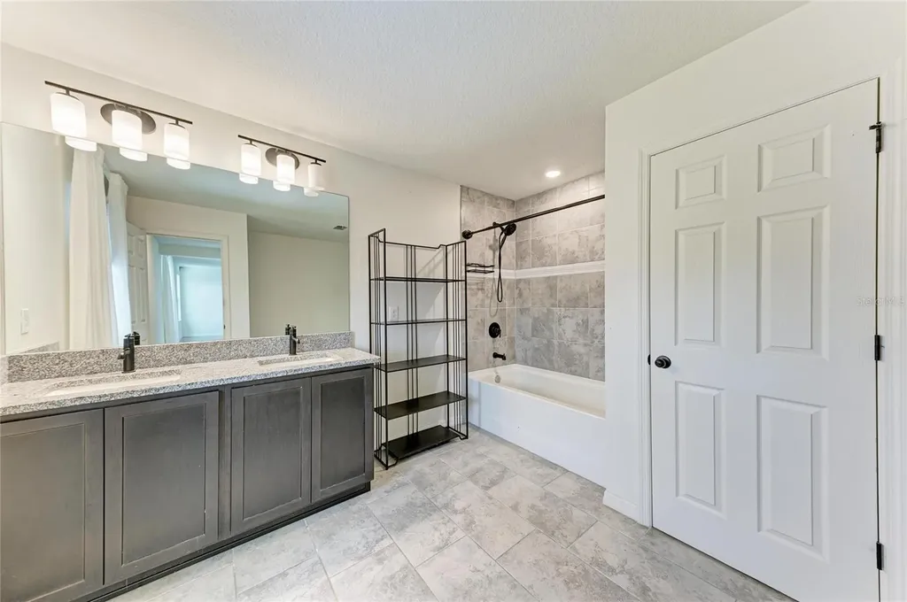 5826 143rd Court E Bradenton FL 34211