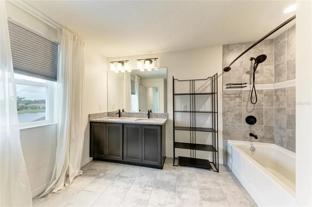5826 143rd Court E Bradenton FL 34211