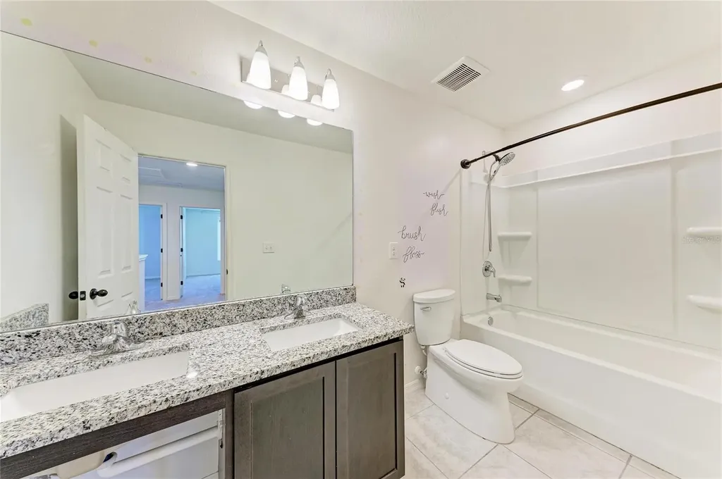 5826 143rd Court E Bradenton FL 34211
