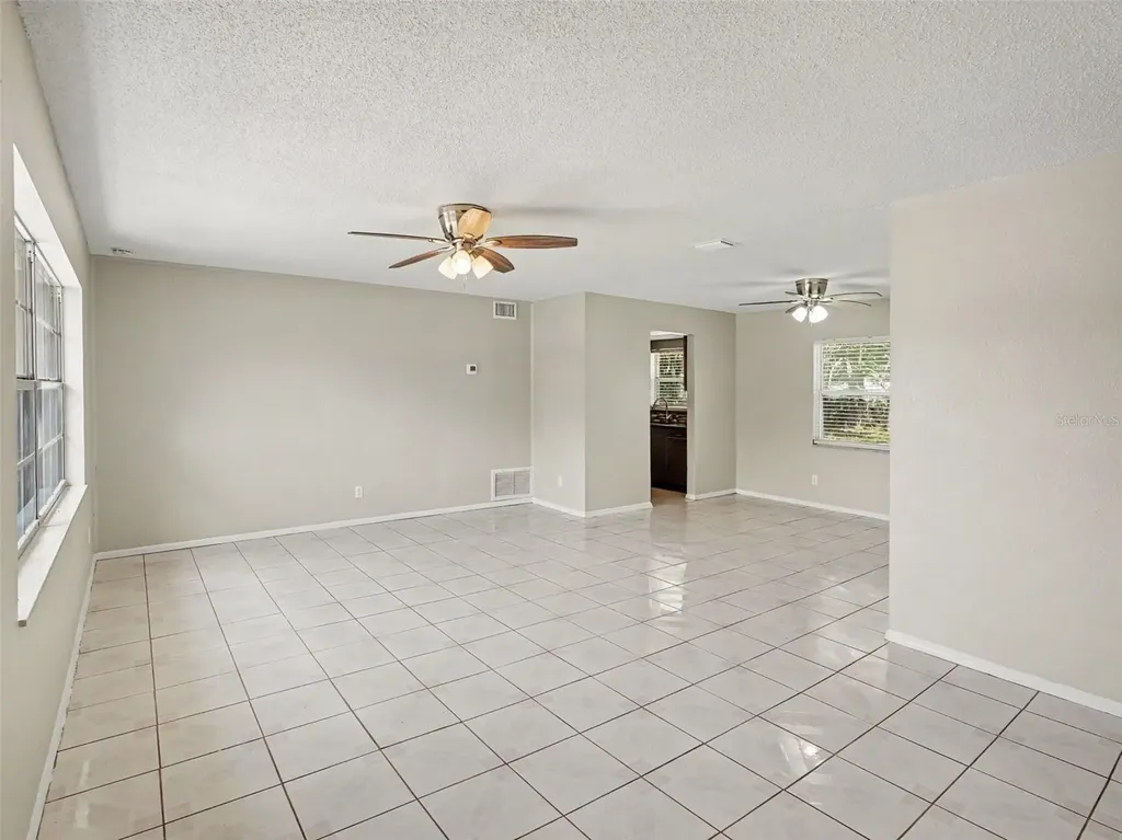 615 Thomas Jefferson Way Orlando FL 32809
