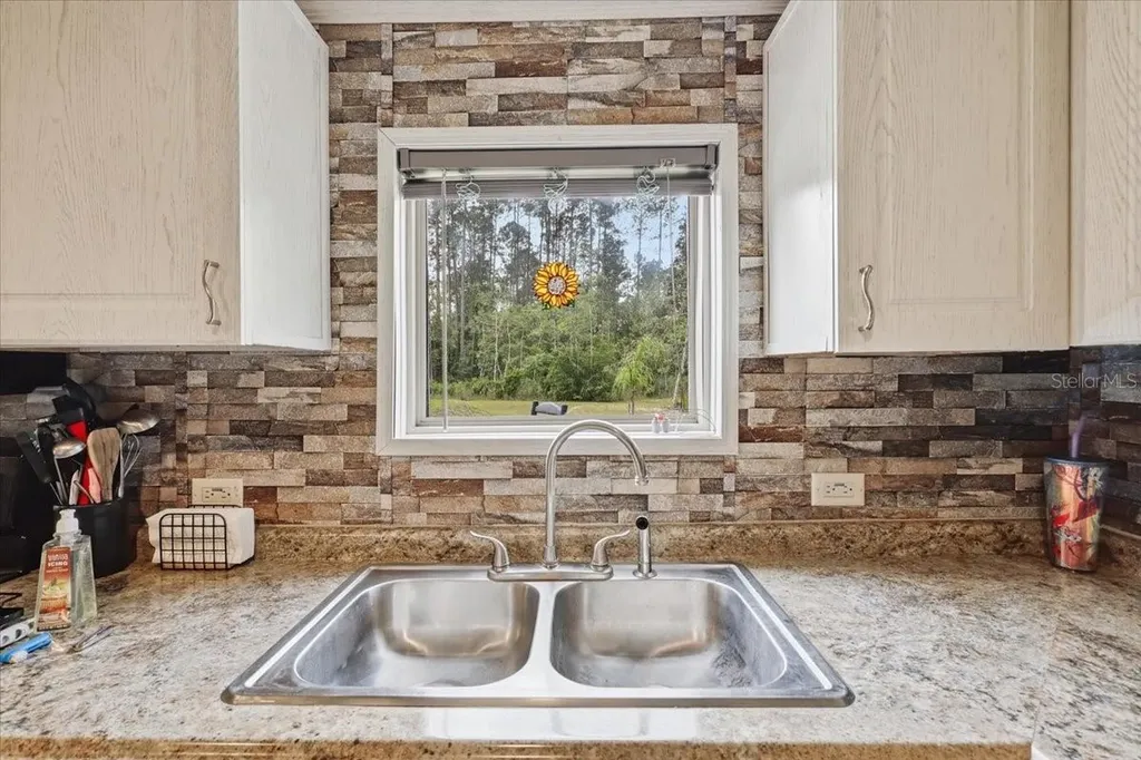 4365 Gladys Street Hastings FL 32145
