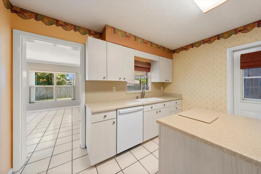 2019 Kenmoore Drive Clearwater FL 33764