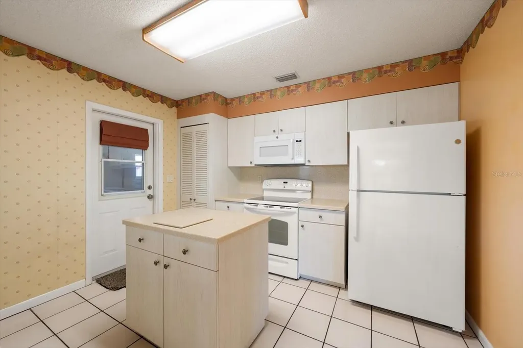 2019 Kenmoore Drive Clearwater FL 33764
