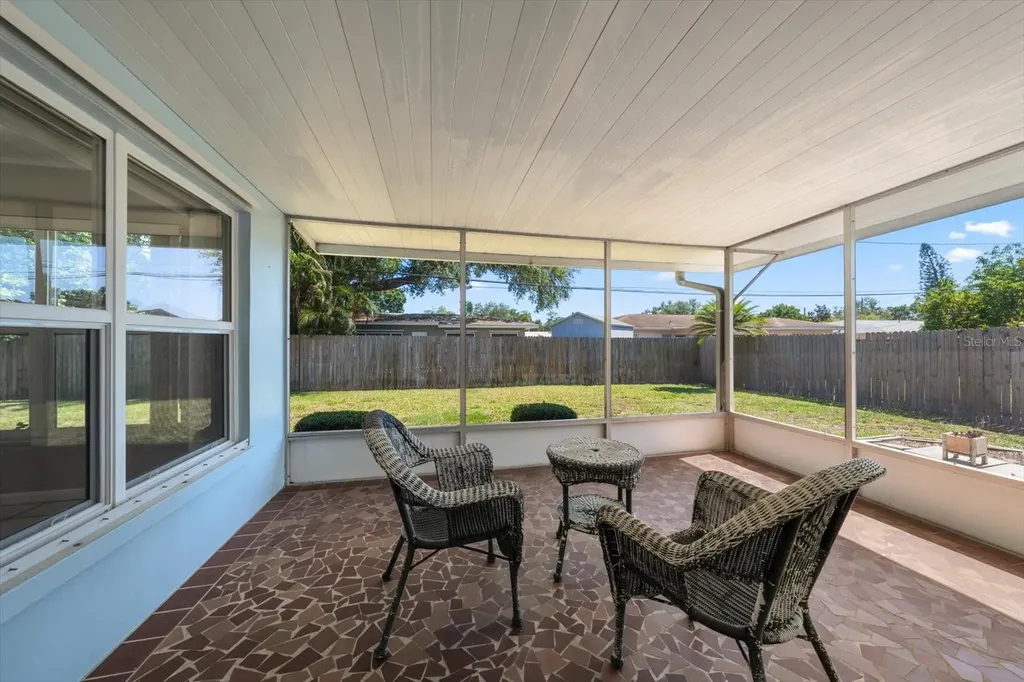 2019 Kenmoore Drive Clearwater FL 33764