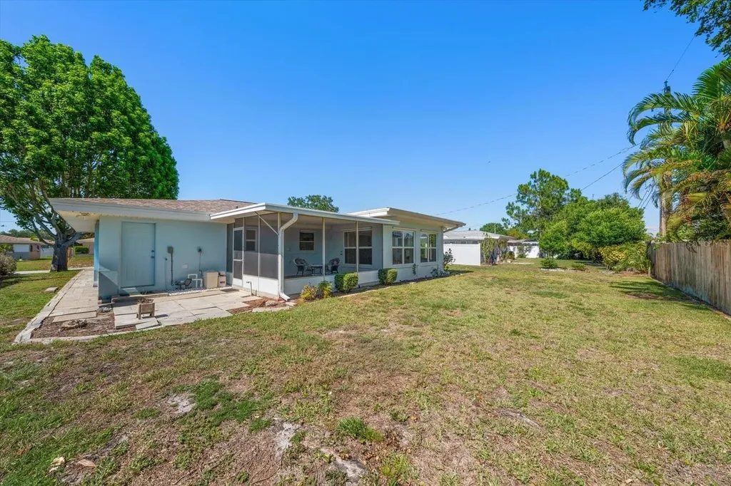 2019 Kenmoore Drive Clearwater FL 33764